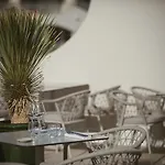 Hotel La 5 étoiles Motte 5*