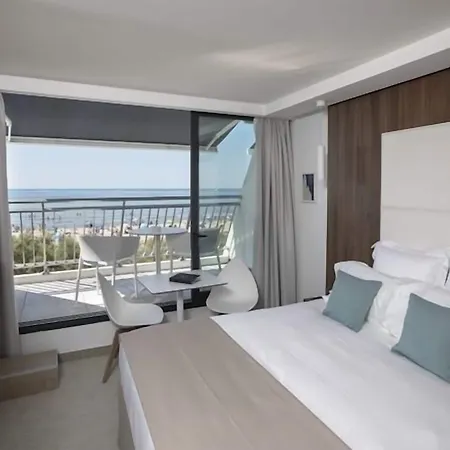 Otel La 5 Etoiles Motte 5*